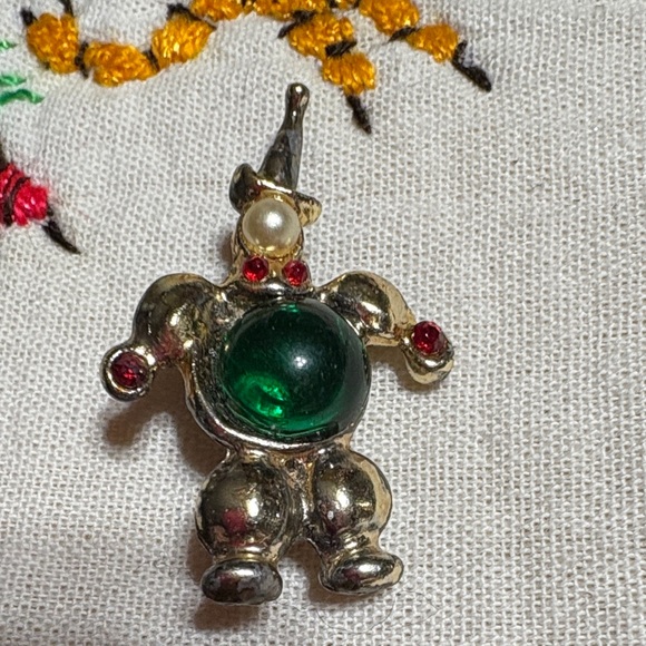 Jewelry - Vintage Clown Brooch with Green Gem